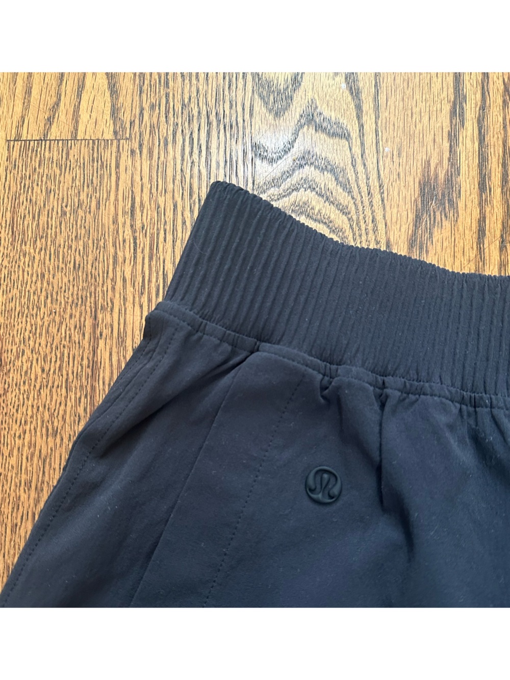 Lululemon Stretch Woven Relaxed-Fit High-Rise Short 4"
Black - Picture 7 of 12